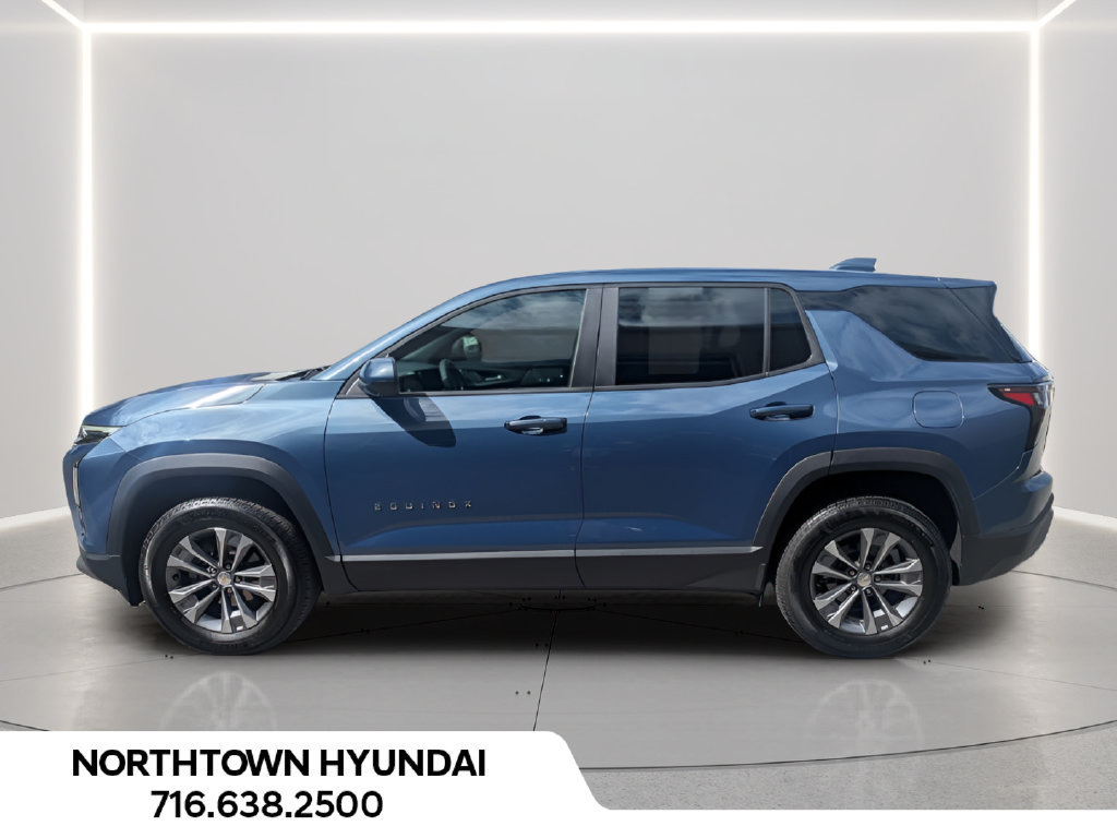Used 2025 Chevrolet Equinox LT w/ Safety and Technology Package AWD/4WD image 2