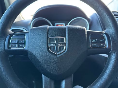 Used 2019 Dodge Journey SE image 21