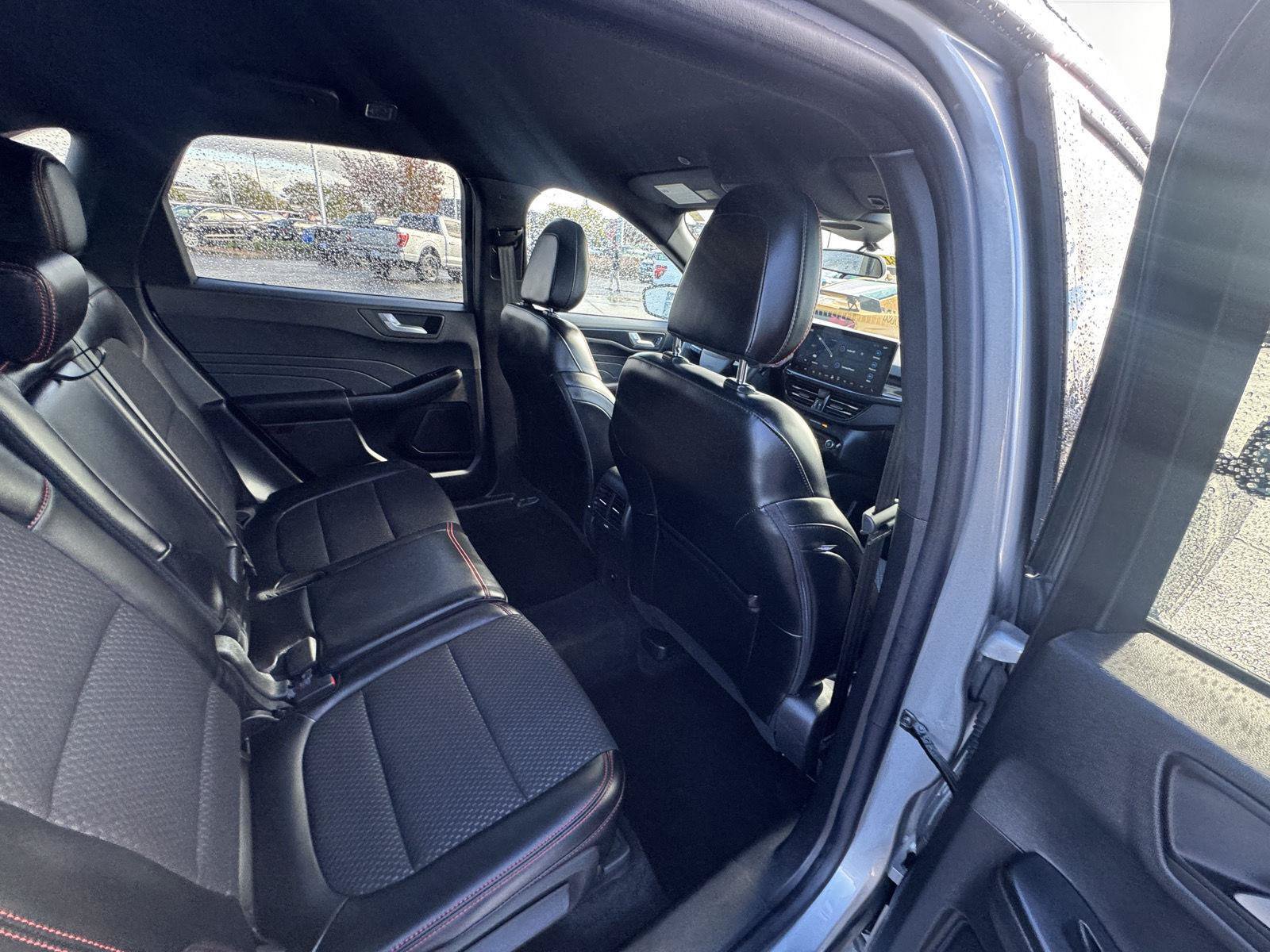 Used 2024 Ford Escape ST-Line w/ Tech Pack #1 AWD/4WD image 17