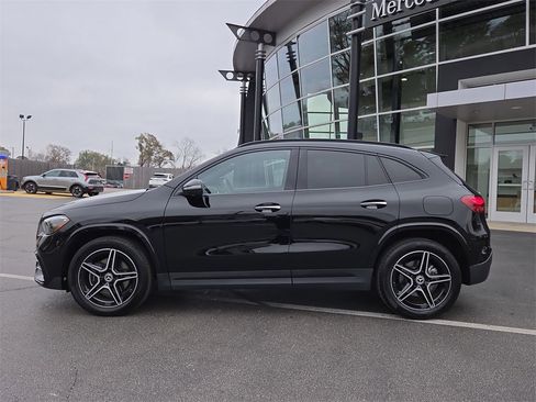 Certified 2025 Mercedes-Benz GLA 250 image 2