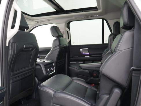 Used 2025 Ford Expedition Max Platinum AWD/4WD image 25