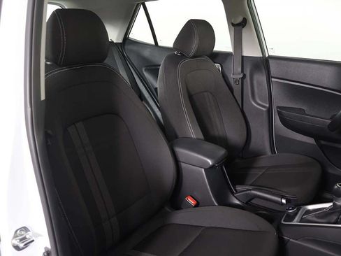 Certified 2024 Hyundai Venue SEL FWD image 27
