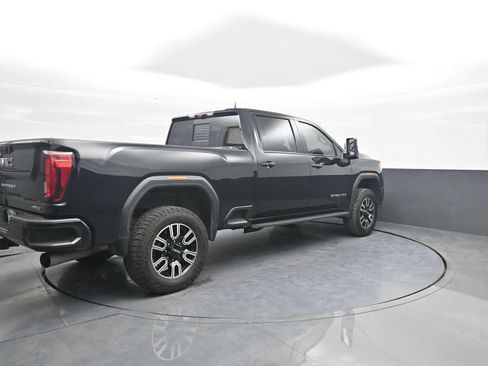 Used 2021 GMC Sierra 2500 AT4 w/ AT4 Premium Plus Package AWD/4WD image 8
