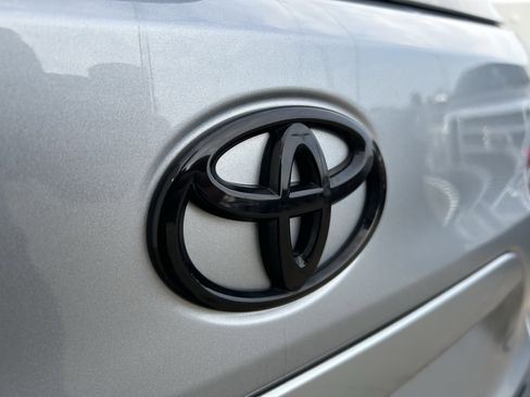 Certified 2022 Toyota Corolla Cross XLE image 7