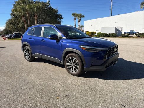 Used 2023 Toyota Corolla Cross XLE image 7