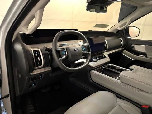 Certified 2025 Ford Expedition Active RWD image 5
