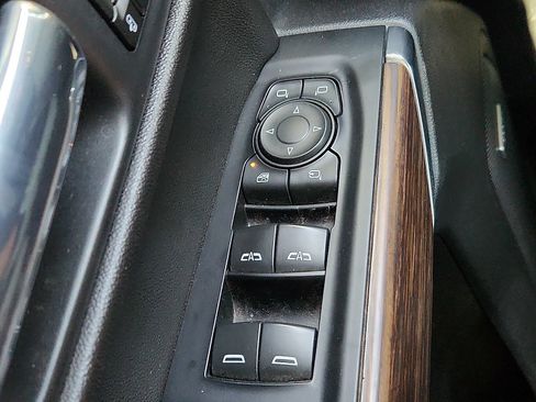 Used 2020 Chevrolet Silverado 1500 High Country w/ Z71 Off-Road Package AWD/4WD image 22