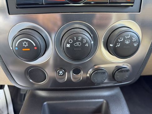 Used 2009 HUMMER H3T Luxury AWD/4WD image 28