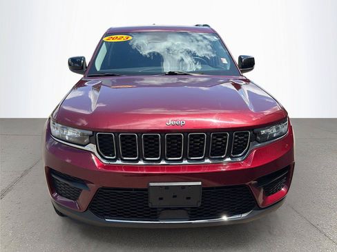 Used 2023 Jeep Grand Cherokee Laredo AWD/4WD image 9