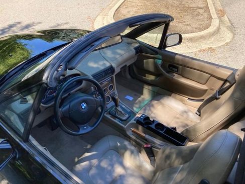Used 2002 BMW Z3 3.0i RWD image 2