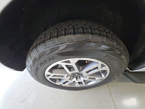 Certified 2025 Ford Expedition Active AWD/4WD image 28