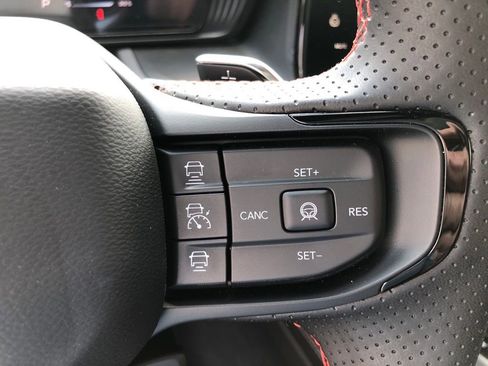 Used 2025 Dodge Charger R/T w/ Sun & Sound Package image 19