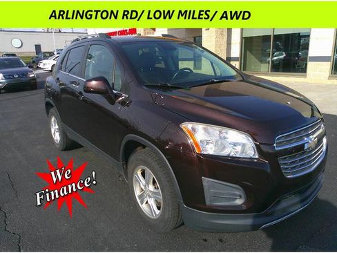 Used 2015 Chevrolet Trax LT w/ LT Sun and Sound Package image 1