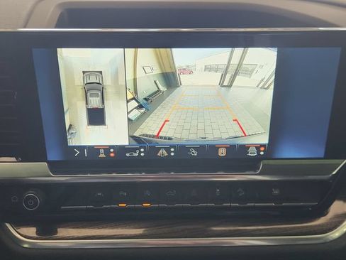 Used 2025 Chevrolet Silverado 1500 RST AWD/4WD image 6