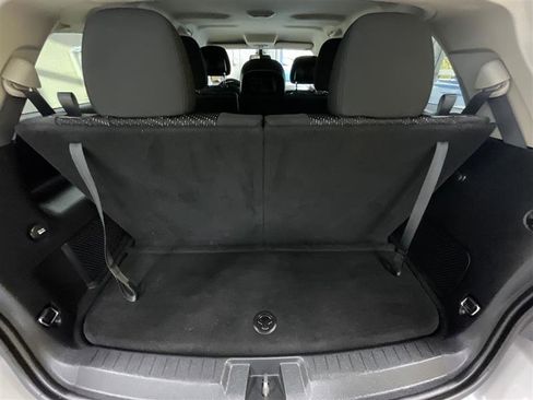 Used 2019 Dodge Journey SE image 14