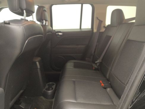 Used 2017 Jeep Patriot Sport w/ Power Value Group AWD/4WD image 18