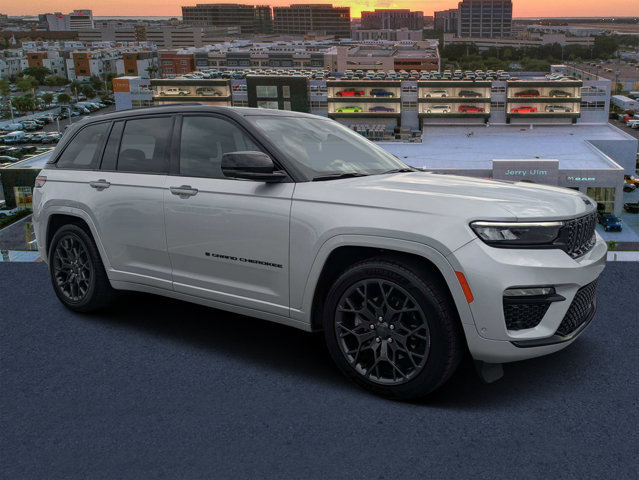 Certified 2025 Jeep Grand Cherokee Summit w/ Obsidian Package AWD/4WD image 1