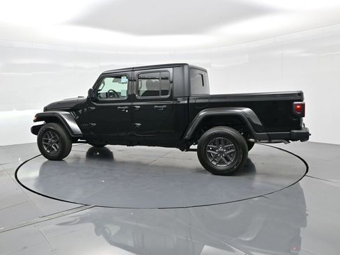 New 2025 Jeep Gladiator Sport image 10
