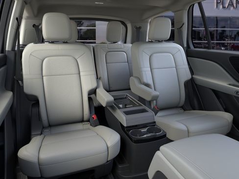 New 2026 Lincoln Aviator Reserve RWD image 11
