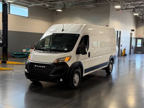 Used 2026 RAM ProMaster 2500 w/ Convenience Group FWD image 10
