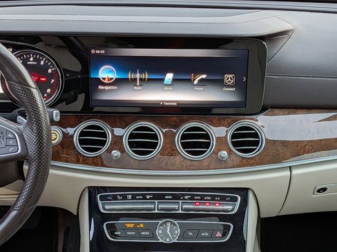 Used 2018 Mercedes-Benz E 300 image 16