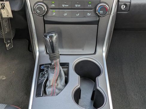 Used 2017 Toyota Camry SE FWD image 18