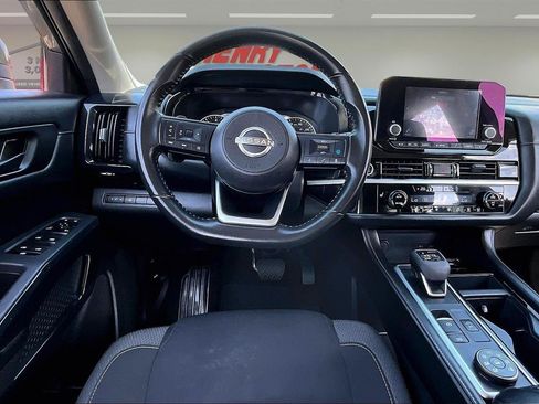 Used 2024 Nissan Pathfinder SV AWD/4WD image 8