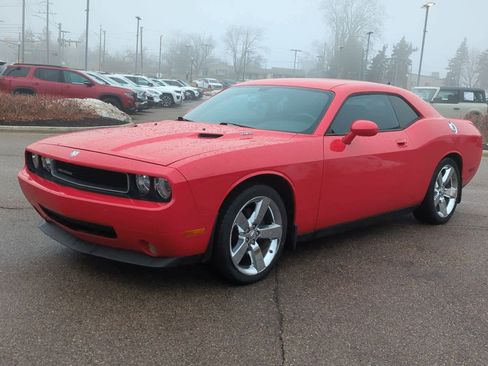 Used 2009 Dodge Challenger R/T image 4