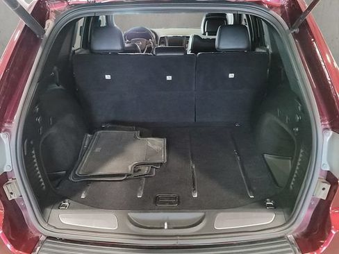 Used 2017 Jeep Grand Cherokee Limited w/ Trailer Tow Group IV AWD/4WD image 22