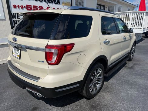 Used 2018 Ford Explorer Platinum AWD/4WD image 7