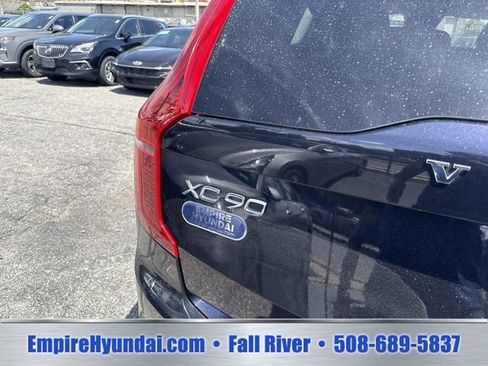 Used 2019 Volvo XC90 T5 Momentum w/ Multimedia Package AWD/4WD image 5