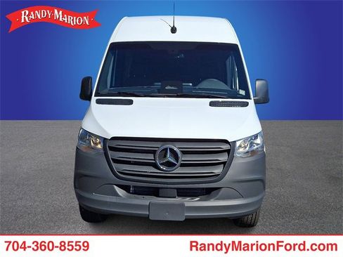 Used 2025 Mercedes-Benz Sprinter 2500 image 2