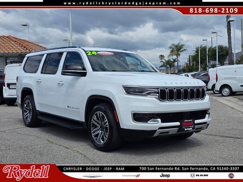 Used 2024 Jeep Wagoneer L Series II RWD image 1