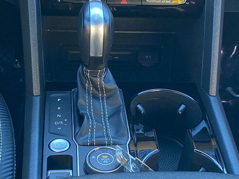 Certified 2023 Volkswagen Atlas Cross Sport SE w/ Panoramic Sunroof Package image 11