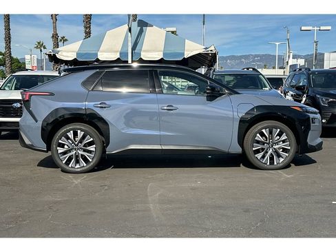 New 2026 Subaru Solterra image 2