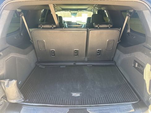 Used 2023 Cadillac Escalade ESV Premium Luxury image 44