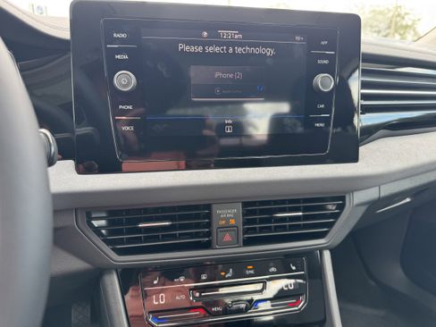 New 2025 Volkswagen Jetta SE image 21