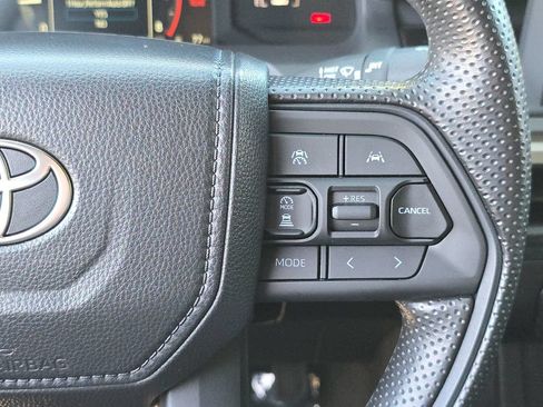 Used 2025 Toyota Tacoma SR5 AWD/4WD image 23
