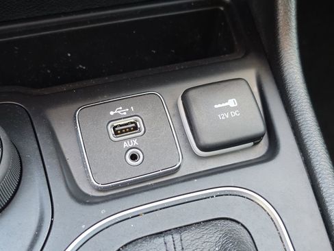 Used 2022 Jeep Cherokee Latitude Lux AWD/4WD image 22