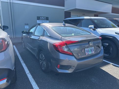 Used 2017 Honda Civic EX-T image 4