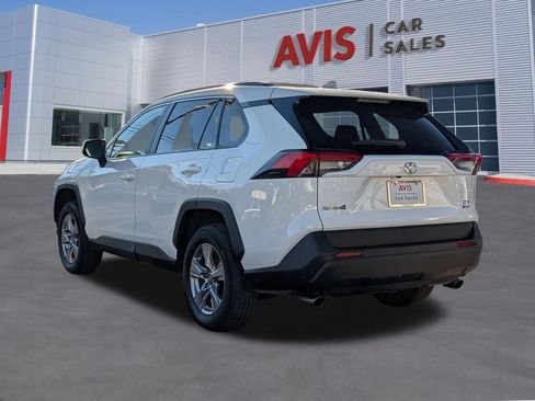 Used 2025 Toyota RAV4 XLE image 3