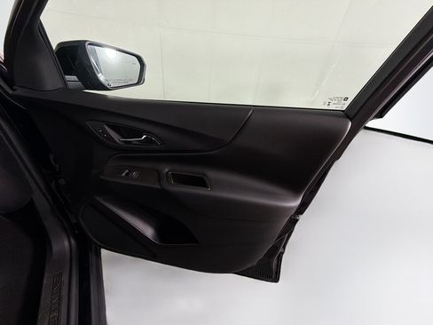 Used 2024 Chevrolet Equinox LT AWD/4WD image 32
