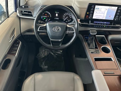 Certified 2021 Toyota Sienna XLE w/ XLE Plus Package image 14