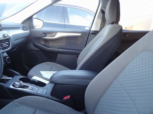 Used 2022 Ford Escape SE image 10