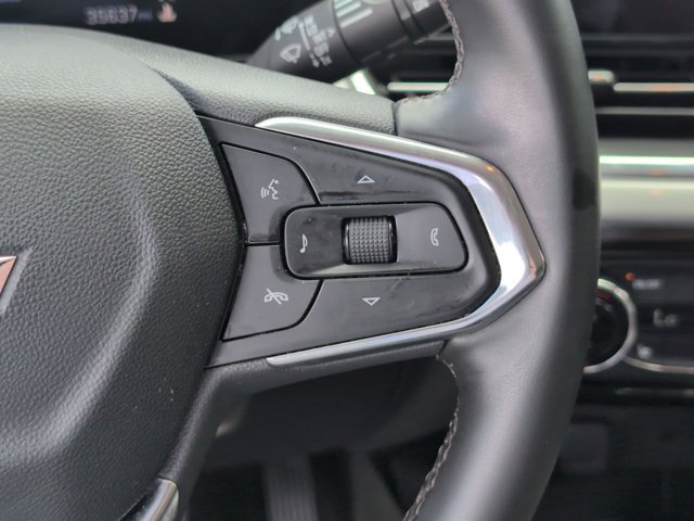 Used 2025 Chevrolet Trax LT w/ LT Convenience Package FWD image 21