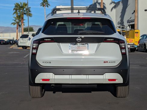 New 2026 Nissan Kicks SR w/ Cold Weather Package AWD/4WD image 4