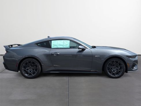 Used 2026 Ford Mustang GT Premium w/ GT Performance Package RWD image 6