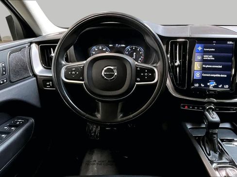 Used 2019 Volvo XC60 T6 Momentum w/ Advanced Package AWD/4WD image 6