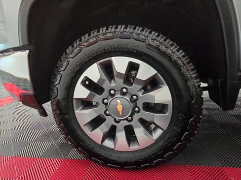 Used 2024 Chevrolet Silverado 2500 LT AWD/4WD image 78