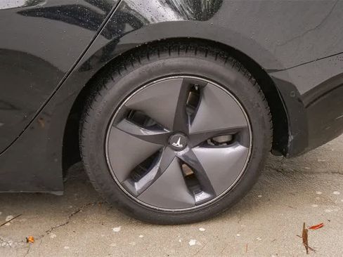 Used 2018 Tesla Model 3 Long Range image 6